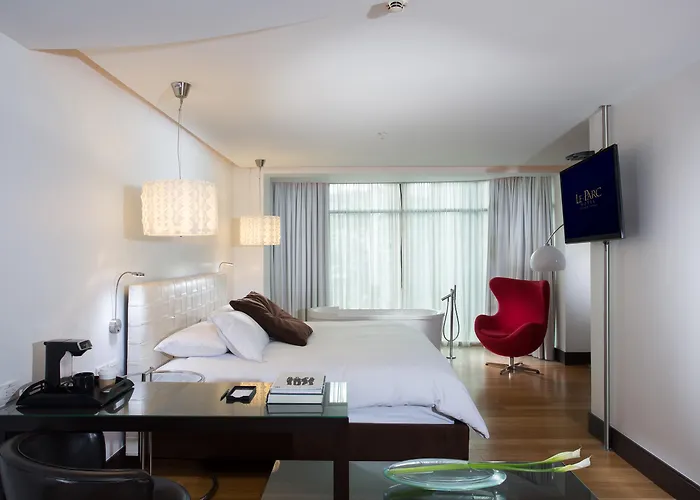 Le Parc Hotel, Beyond Stars