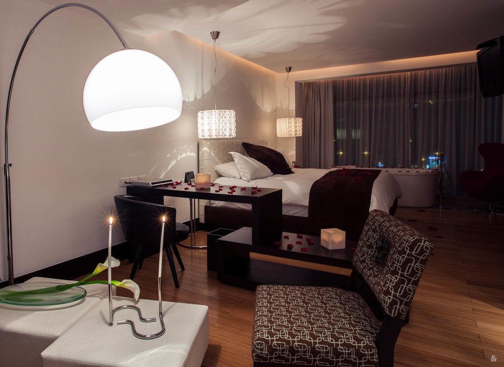 Le Parc Hotel, Beyond Stars Hotel